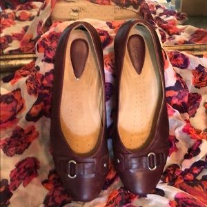 Nearly NEW ECCO leather flats